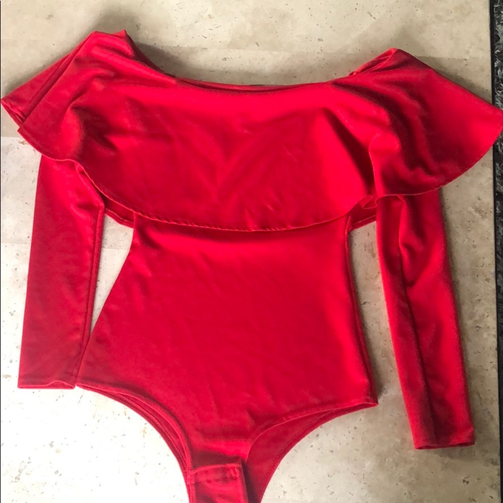 Off the shoulders red bodysuit only used once